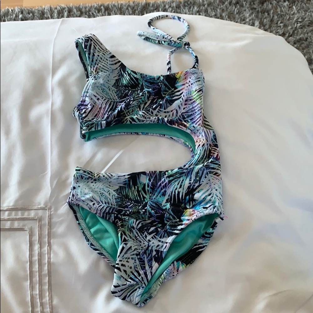 Little peixoto one piece with cut out